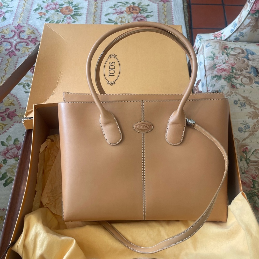 TOD’s ALERT: TOD’s NEW  never worn GORGEOUS BAG retails for 3000 plus